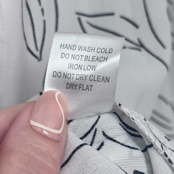 Alice Blue Monochrome Floral Patterned Blouse - Picture 8 of 9